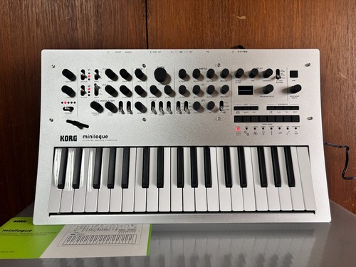 Synthétiseur analogique