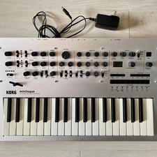 Synthétiseur analogique KORG